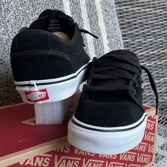 Vans Chukka Low Suede Black/True White WMNS - Picture 10 of 16
